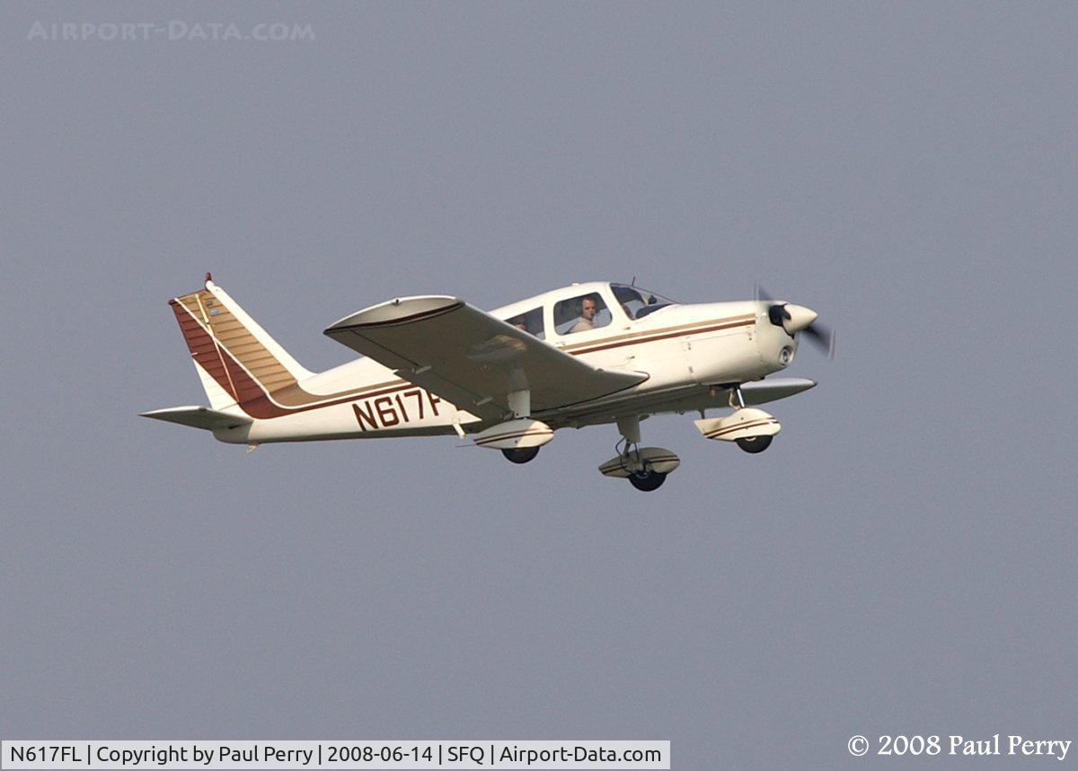 N617FL, 1971 Piper PA-28-140 C/N 28-7125502, Transiting over Suffolk, VA