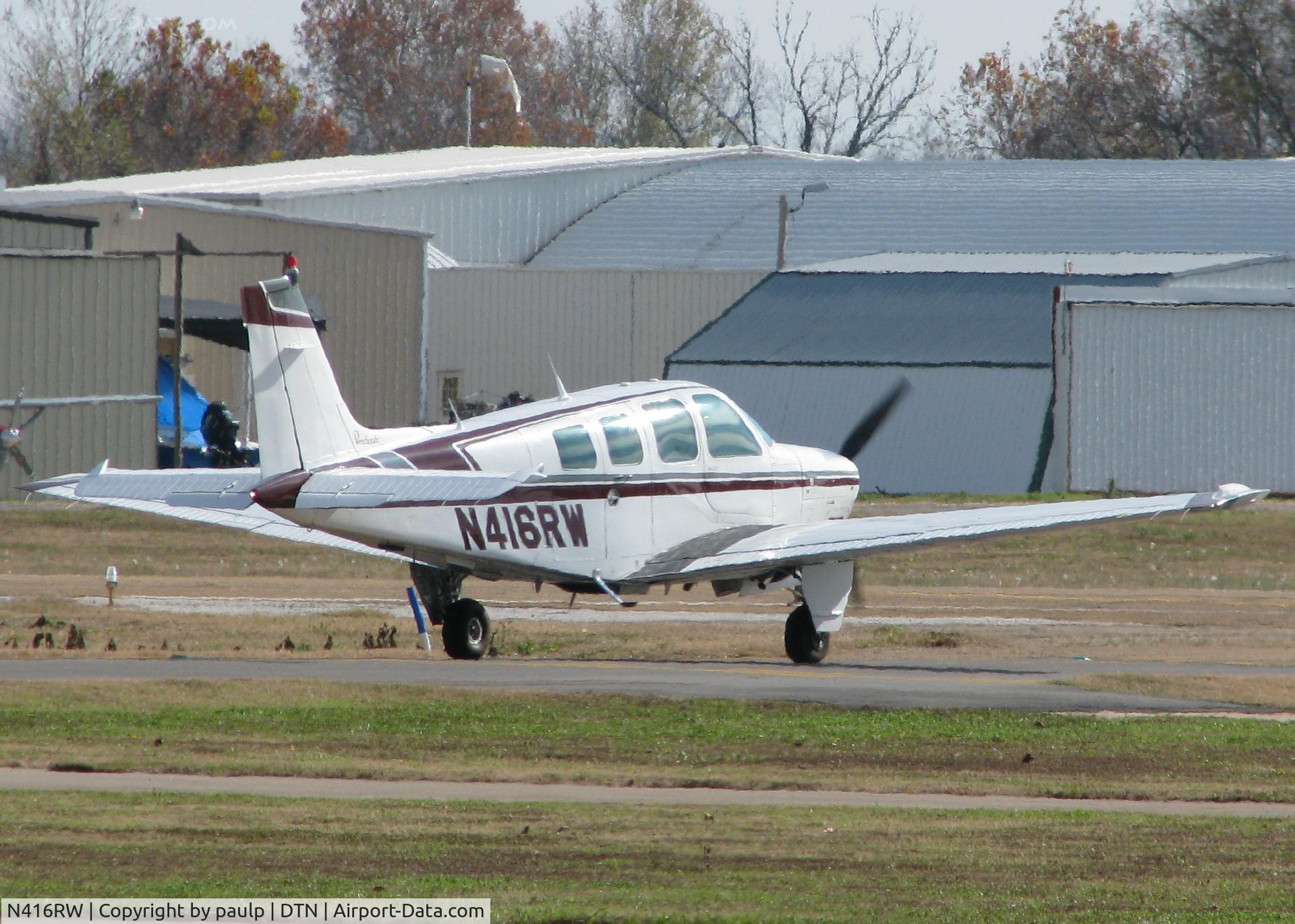 N416RW, 1984 Beech A36 Bonanza 36 C/N E-2133, Taxiing at Downtown Shreveport.