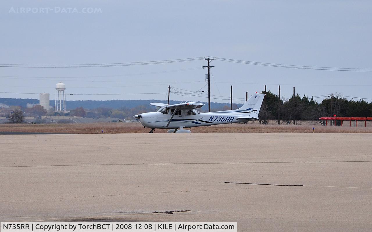 N735RR, 2006 Cessna 172S C/N 172S10172, Skyhawk departing on RWY 19 at Skylark field on a gray windy day.