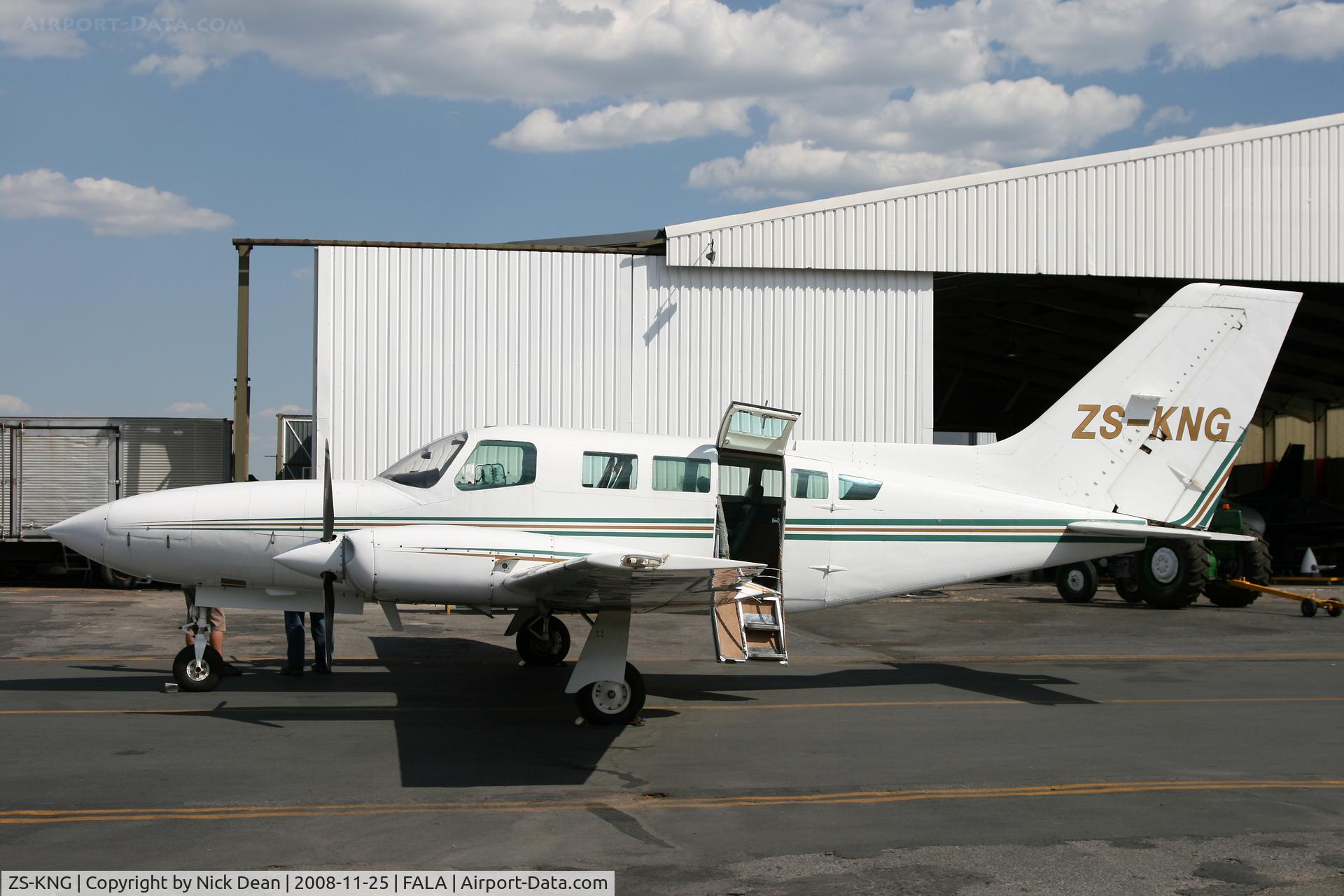 ZS-KNG, 1980 Cessna 402C II C/N 402C-0287, FALA