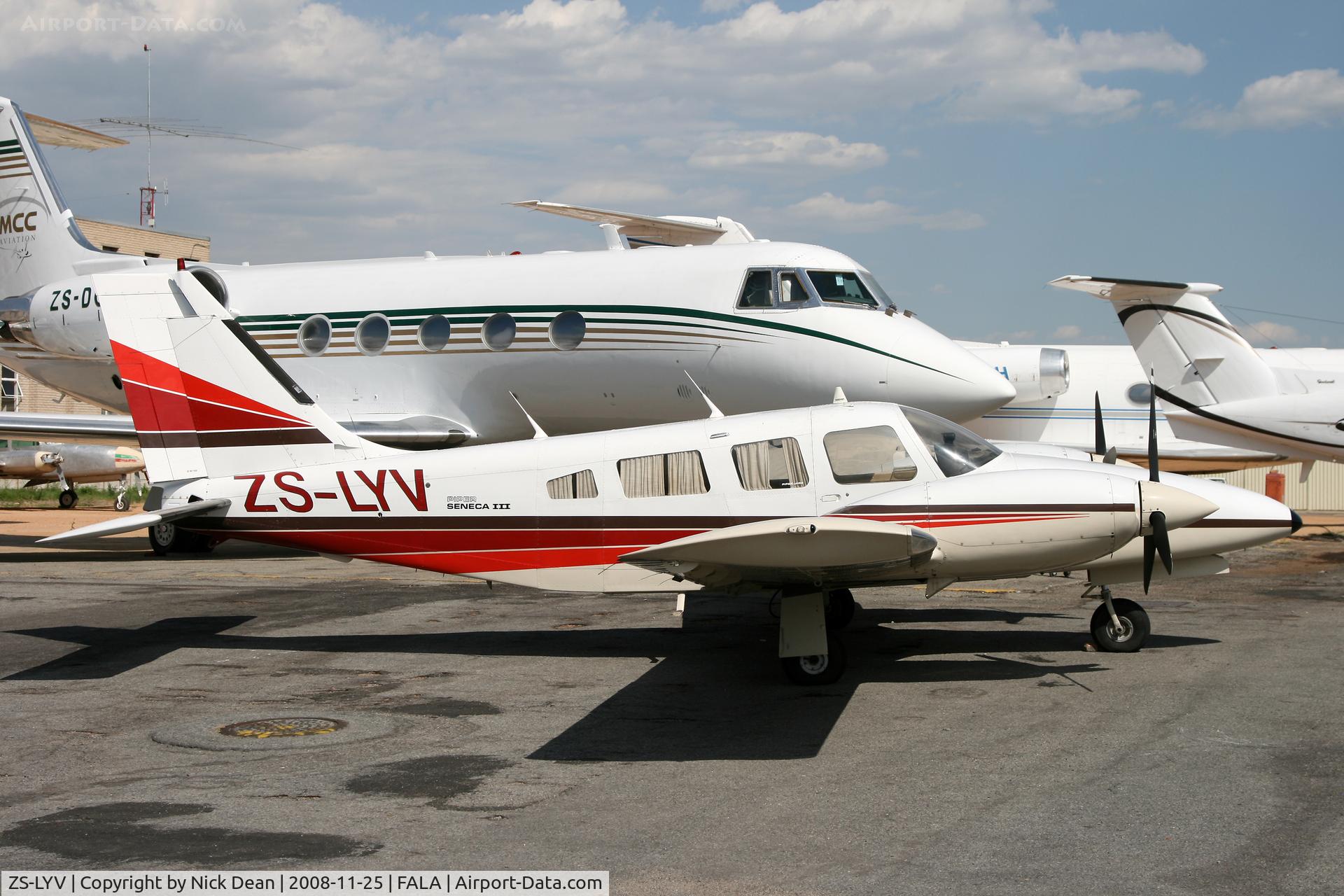 ZS-LYV, 1984 Piper PA-34-220T III C/N 34-8433067, FALA