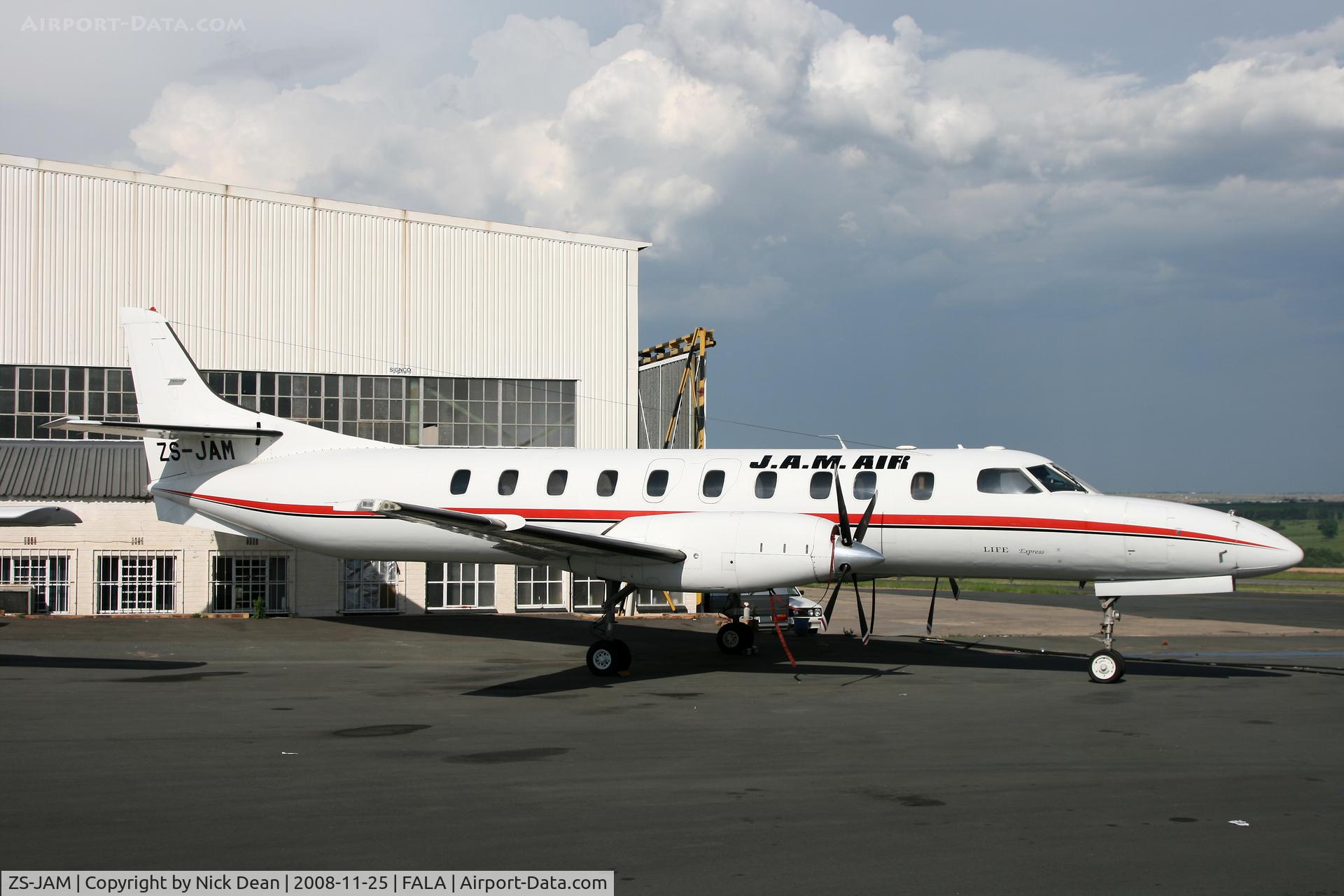 ZS-JAM, 1987 Fairchild SA-227AC Metro III C/N AC-696B, FALA