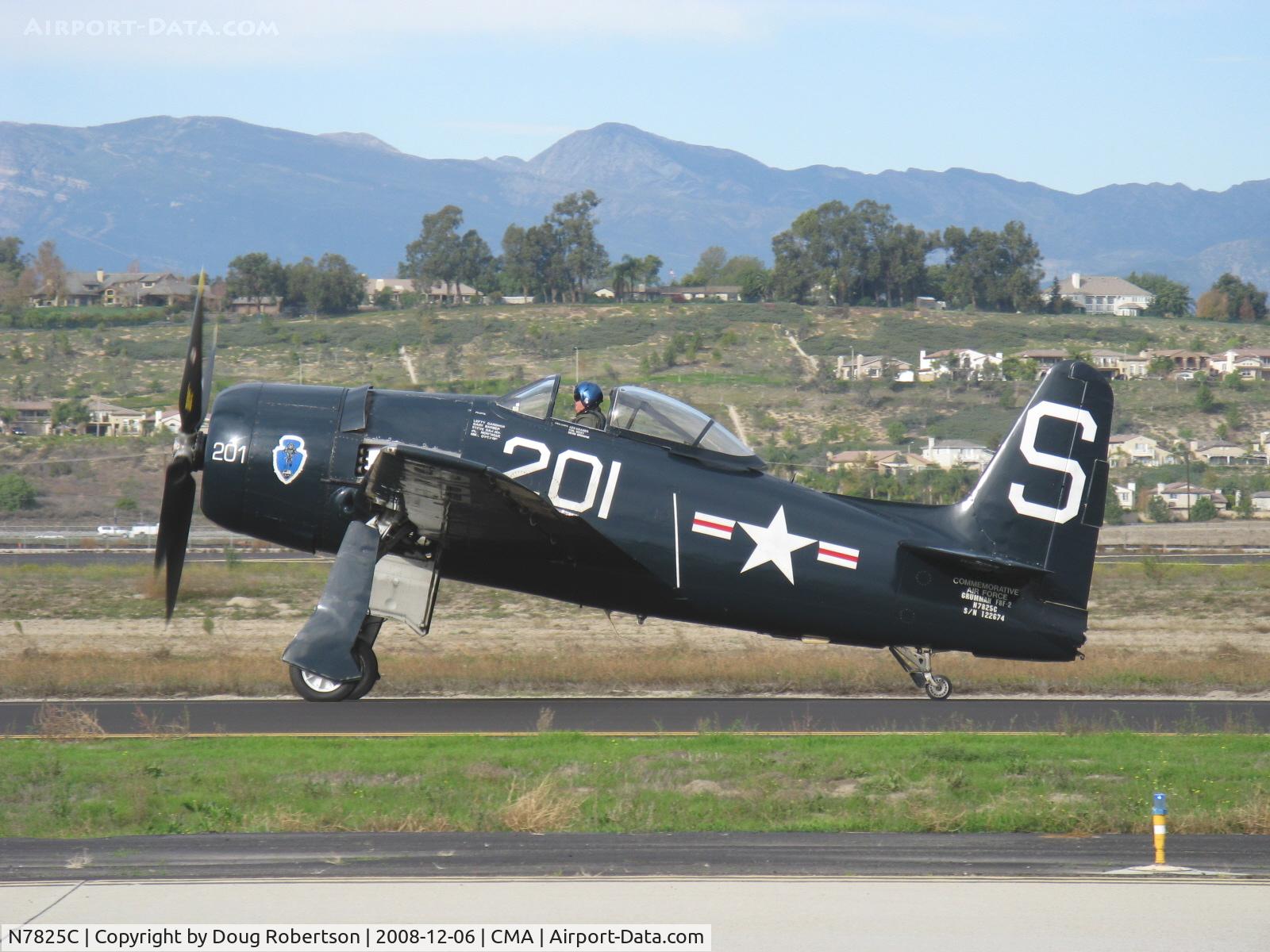 N7825C, 1948 Grumman F8F-2 (G58) Bearcat C/N D.1227, 1949 Grumman F8F-2 BEARCAT, P&W R-2800-34W Double Wasp 2,100 Hp, taxi yo Rwy 26