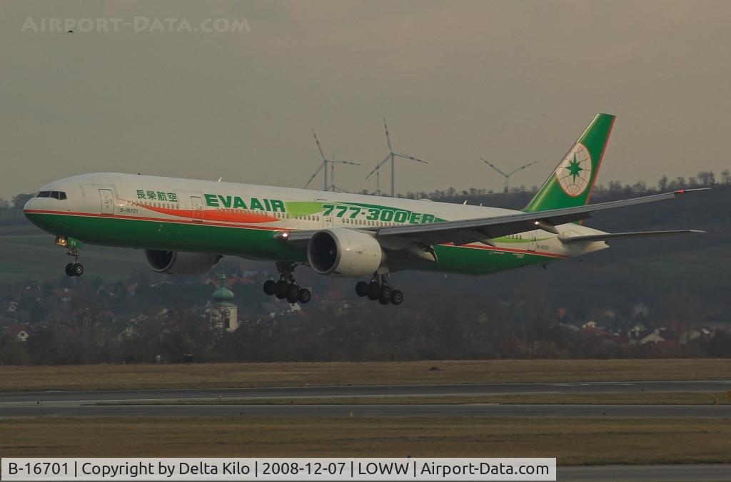 B-16701, 2005 Boeing 777-35E/ER C/N 32639, Eva Air B 777  finale RWY 34