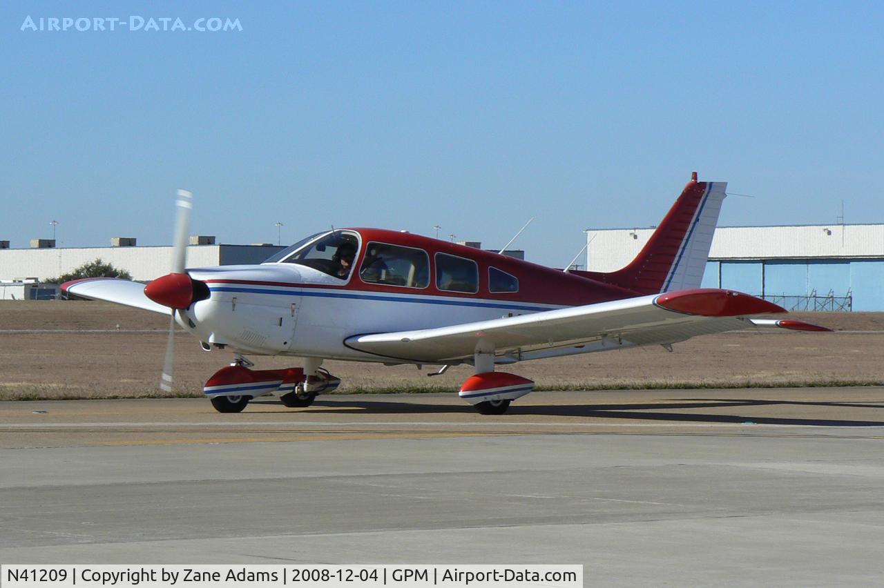 N41209, 1974 Piper PA-28-180 C/N 28-7405071, At Grand Prairie Municipal