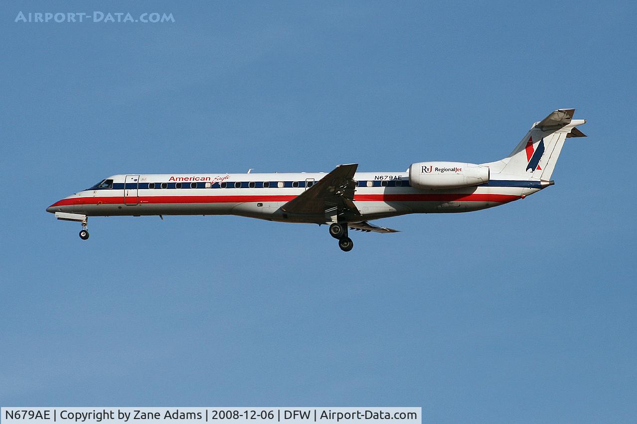 N679AE, 2004 Embraer ERJ-145LR (EMB-145LR) C/N 14500814, American Eagle landing at DFW