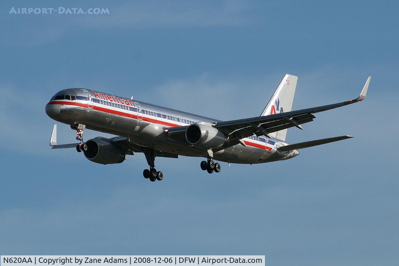 N620AA, 1990 Boeing 757-223 C/N 24578, American Airlines 757 on approach to DFW