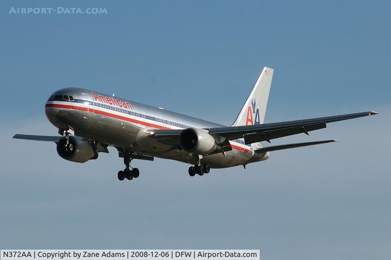 N372AA, 1992 Boeing 767-323 C/N 25199, American Airlines 767 on approach to DFW