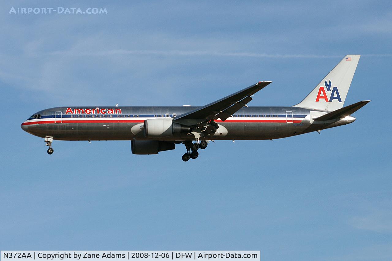 N372AA, 1992 Boeing 767-323 C/N 25199, American Airlines 767 on approach to DFW