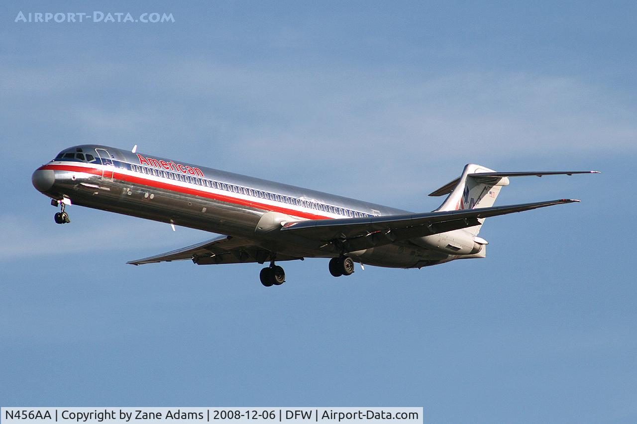 N456AA, 1988 McDonnell Douglas MD-82 (DC-9-82) C/N 49561, American Airlines MD-80 on approach to DFW