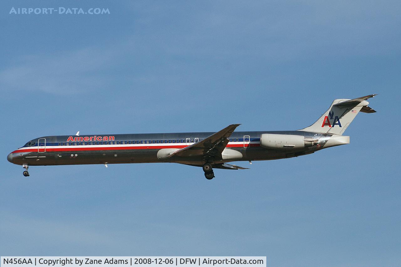 N456AA, 1988 McDonnell Douglas MD-82 (DC-9-82) C/N 49561, American Airlines MD-80 on approach to DFW