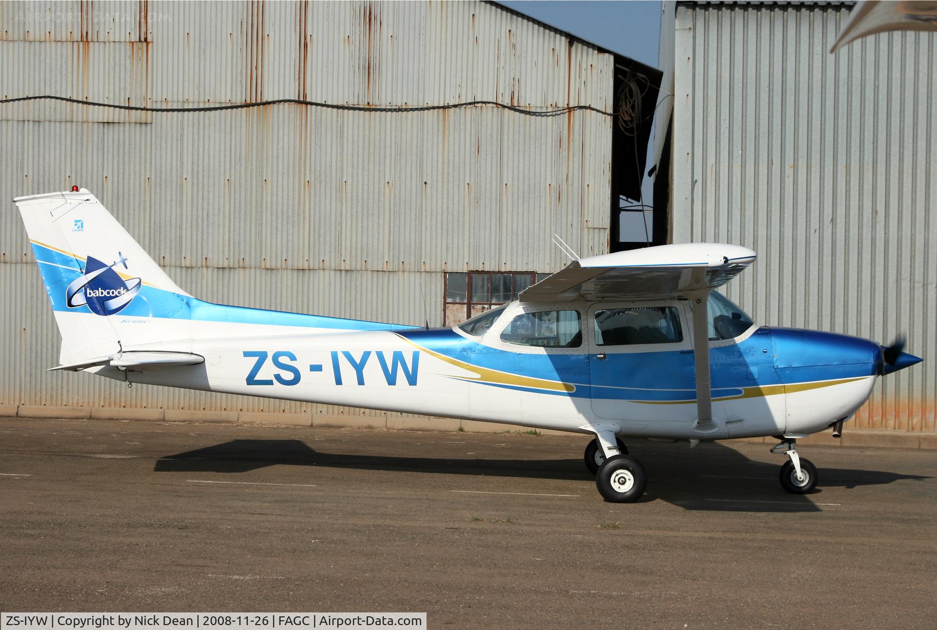 ZS-IYW, Cessna 172M Skyhawk C/N 17263293, FAGC