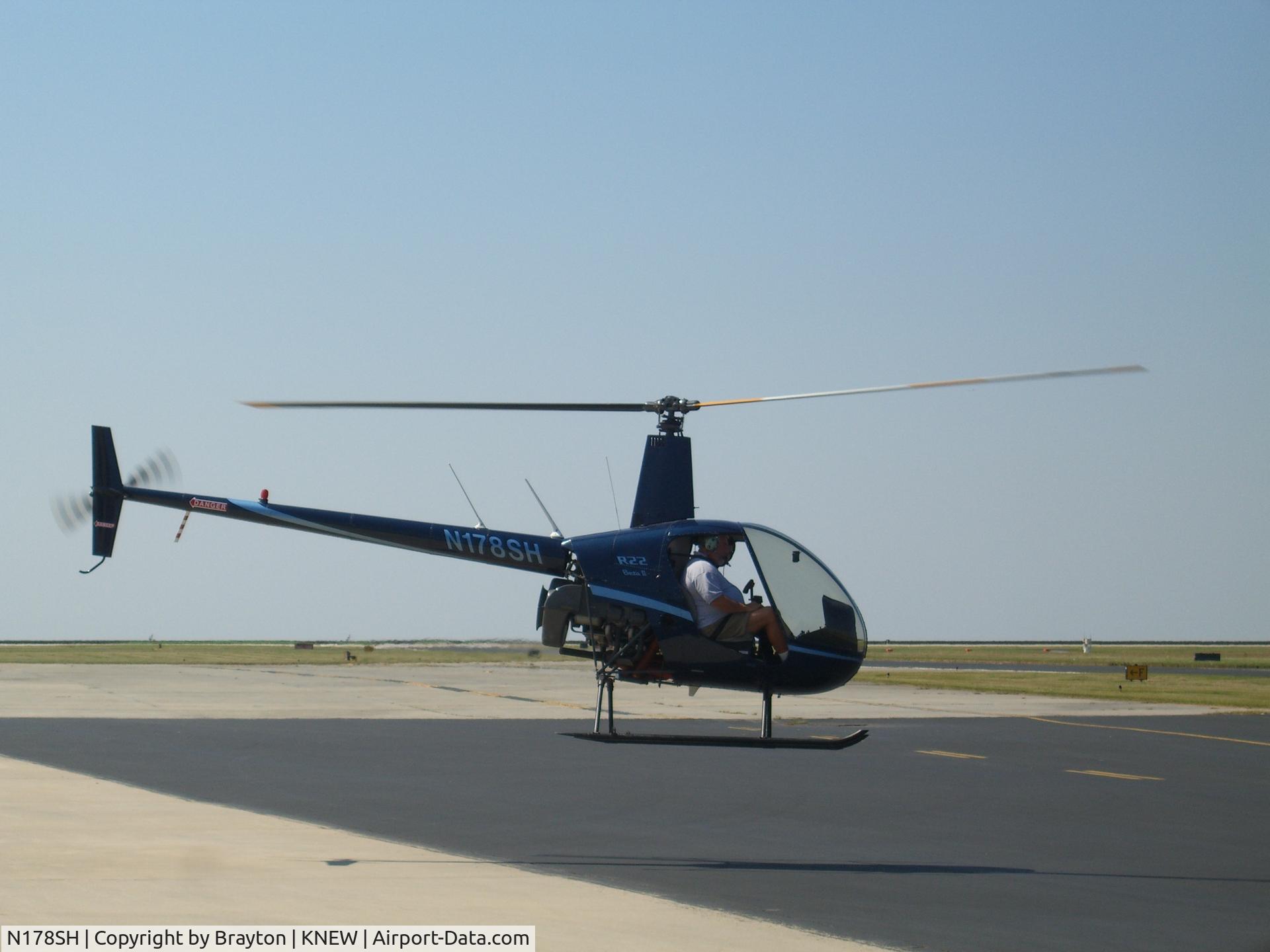 N178SH, 2007 Robinson R22 BETA C/N 4189, Lift Off
