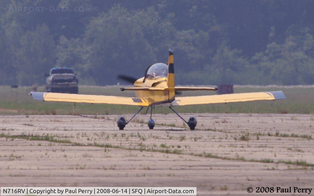 N716RV, 2002 Vans RV-8A C/N 80590, Heading away from the parking area