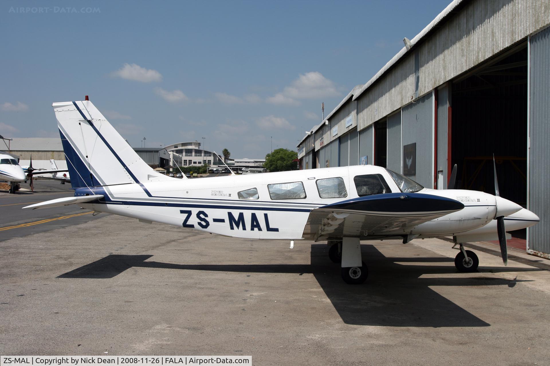 ZS-MAL, 1977 Piper PA-34-200T C/N 34-7770354, FALA