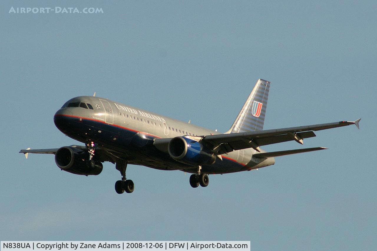 N838UA, 2001 Airbus A319-131 C/N 1477, United Airlines A319 on approach to DFW