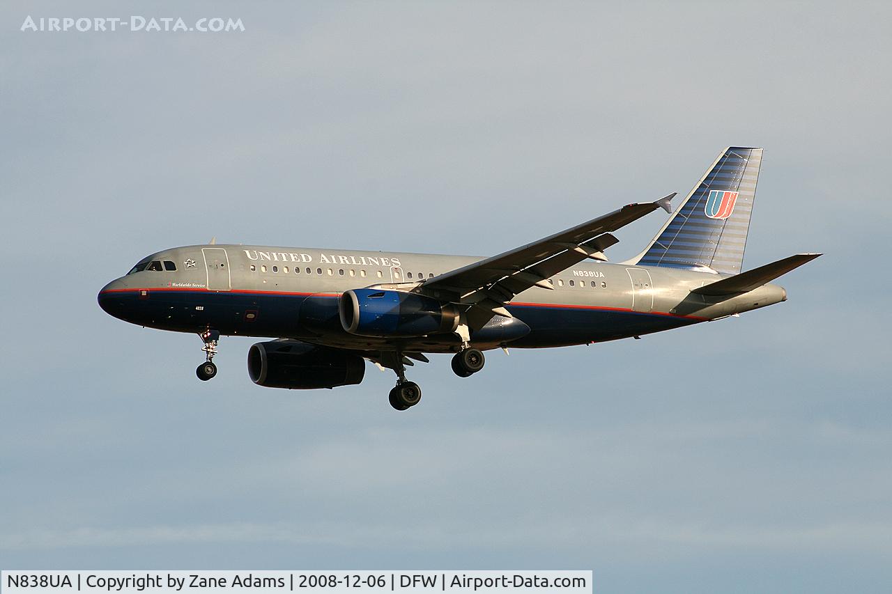 N838UA, 2001 Airbus A319-131 C/N 1477, United Airlines A319 on approach to DFW
