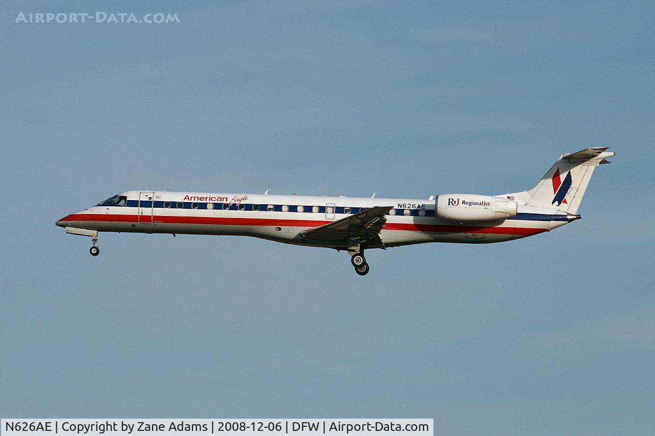 N626AE, 1999 Embraer ERJ-145LR (EMB-145LR) C/N 145117, American Eagle landing at DFW