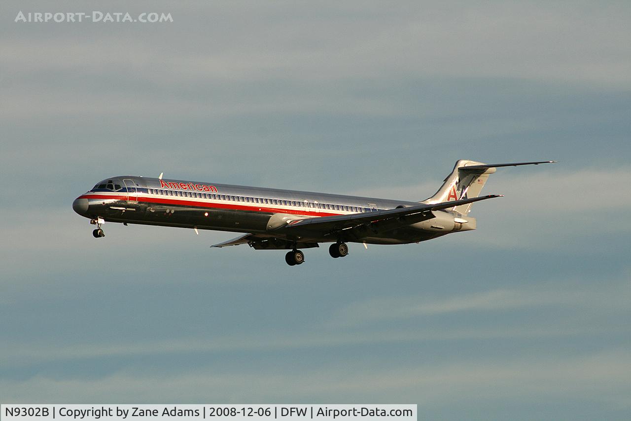 N9302B, 1987 McDonnell Douglas MD-83 (DC-9-83) C/N 49528, American Airlines MD-80 on approach to DFW