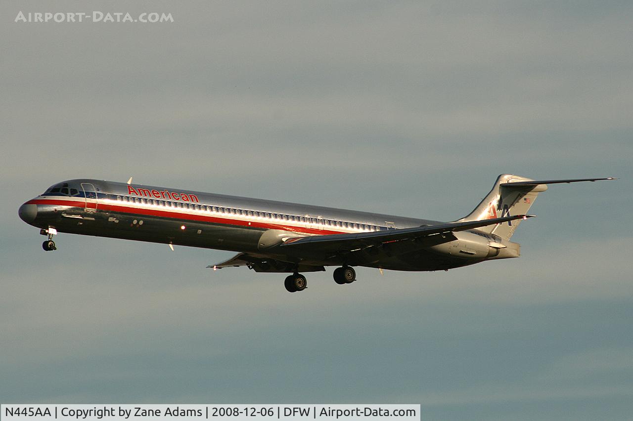 N445AA, 1987 McDonnell Douglas MD-82 (DC-9-82) C/N 49471, American Airlines MD-80 on approach to DFW