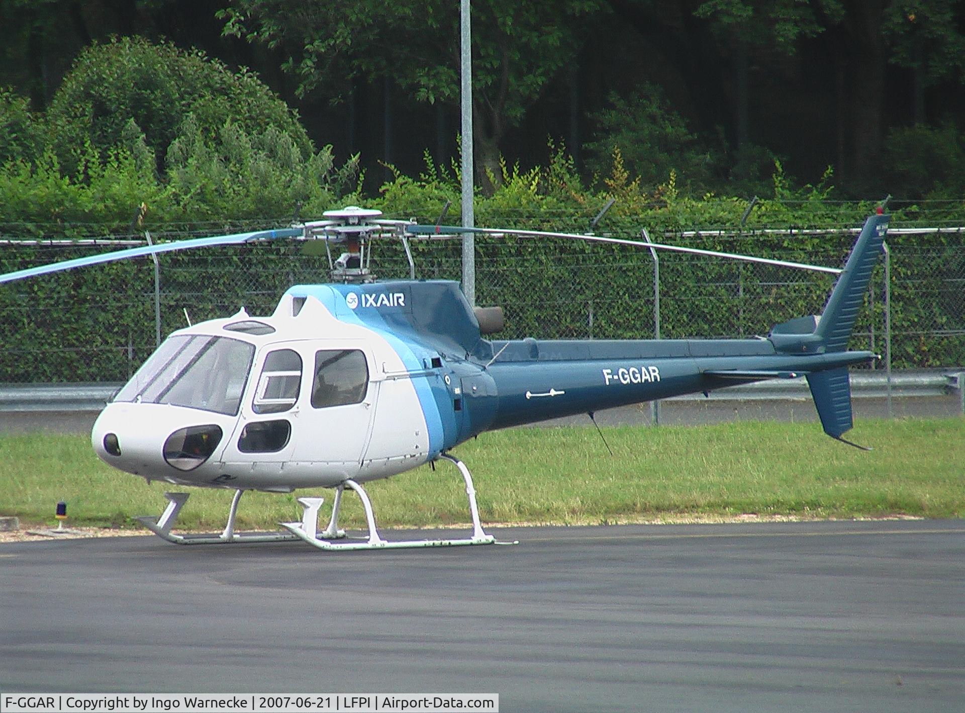 F-GGAR, 1985 Aerospatiale AS-350B Ecureuil C/N 1841, Aerospatiale AS.350B Ecureuil of IXAIR at Heliport de Paris