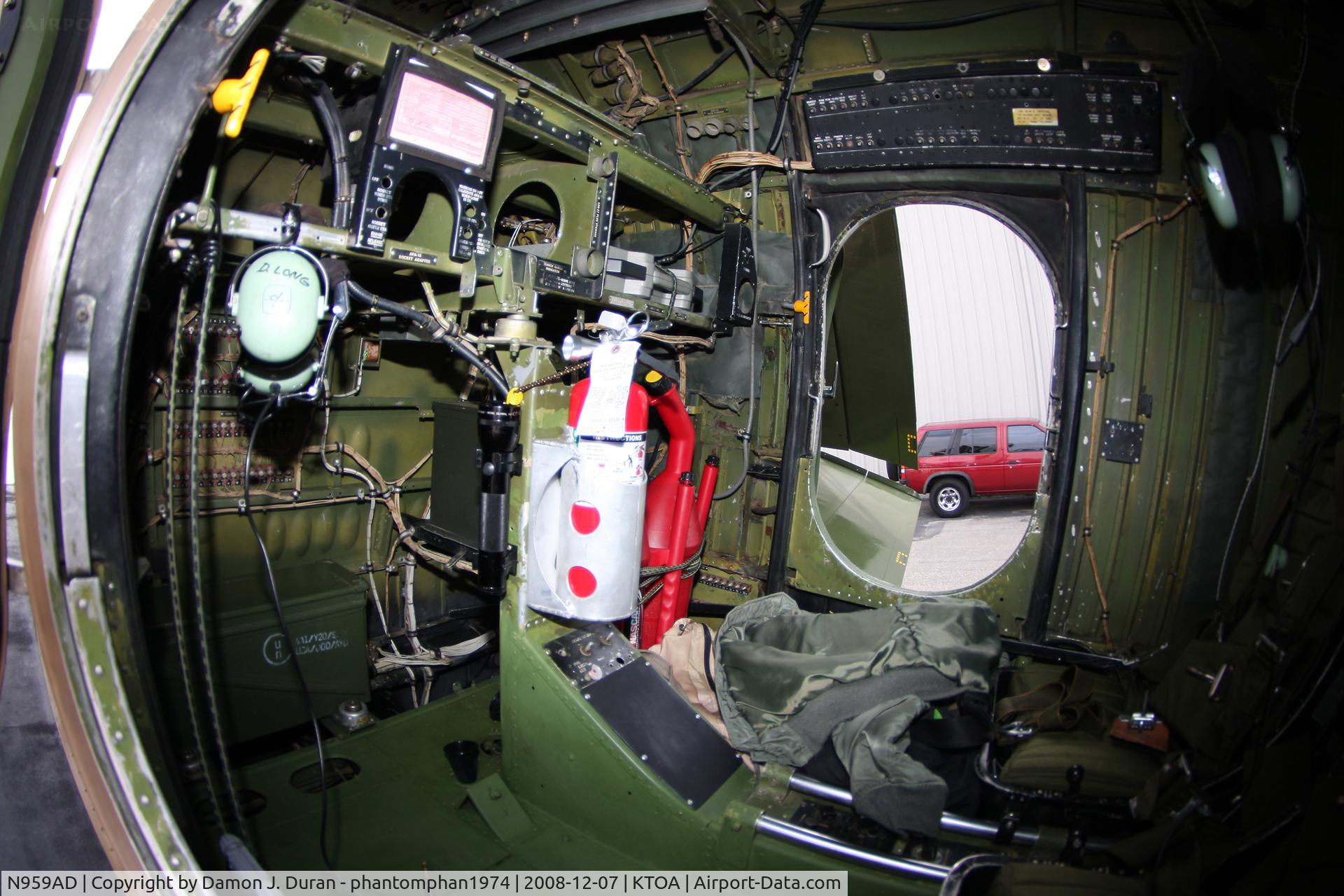N959AD, Douglas A-1D Skyraider (AD-4NA) C/N 7759, Rear crew compartment (looking forward)
