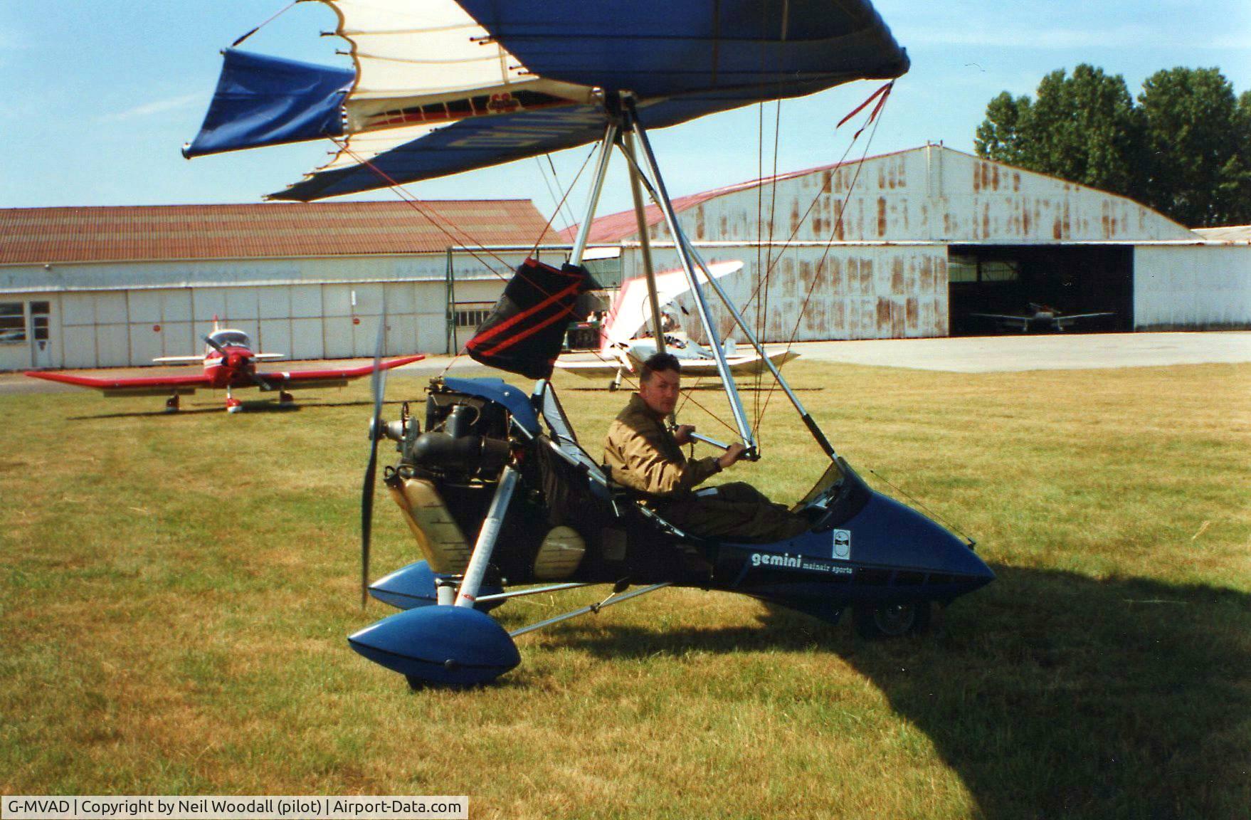 G-MVAD, 1988 Mainair Gemini Flash IIA C/N 657-688-6-W447, On route to Alicante - refuel at Bernay, France