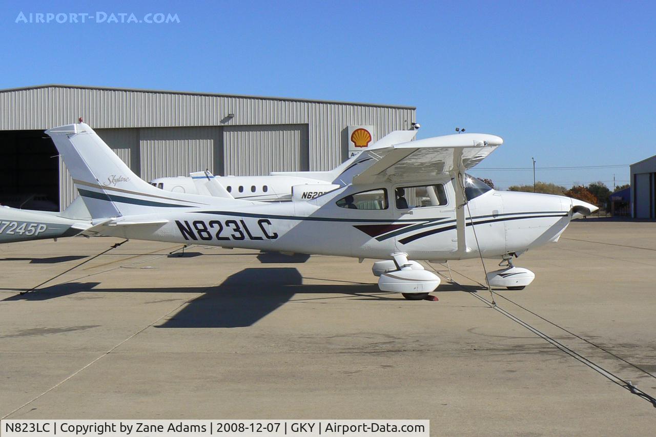 N823LC, Cessna 182S Skylane C/N 18280010, At Arlington Municipal