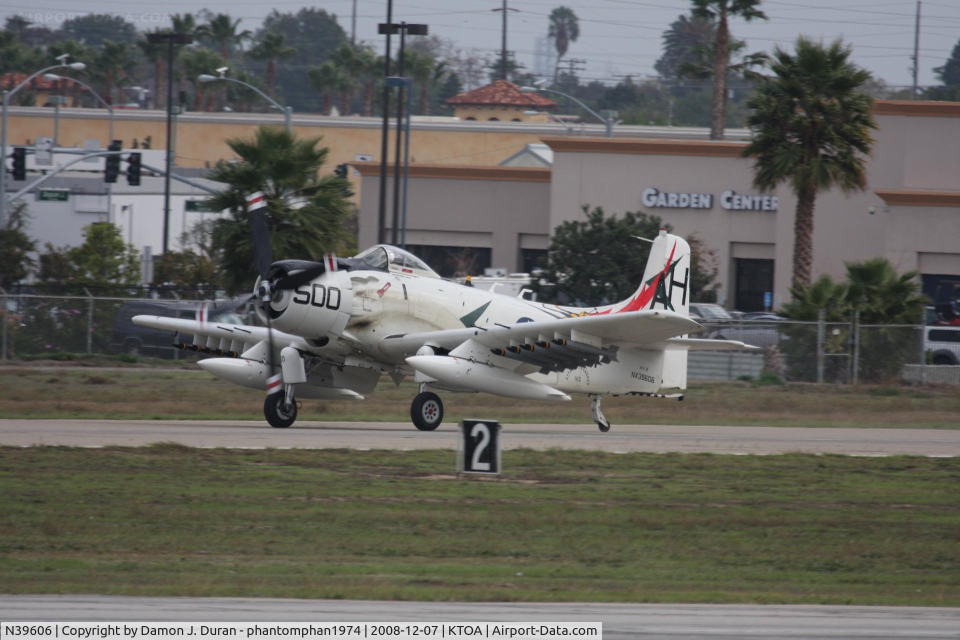 N39606, 1955 Douglas AD-6 Skyraider C/N 10838, Just after arrival at Torrace for the WMOF Holiday Open House