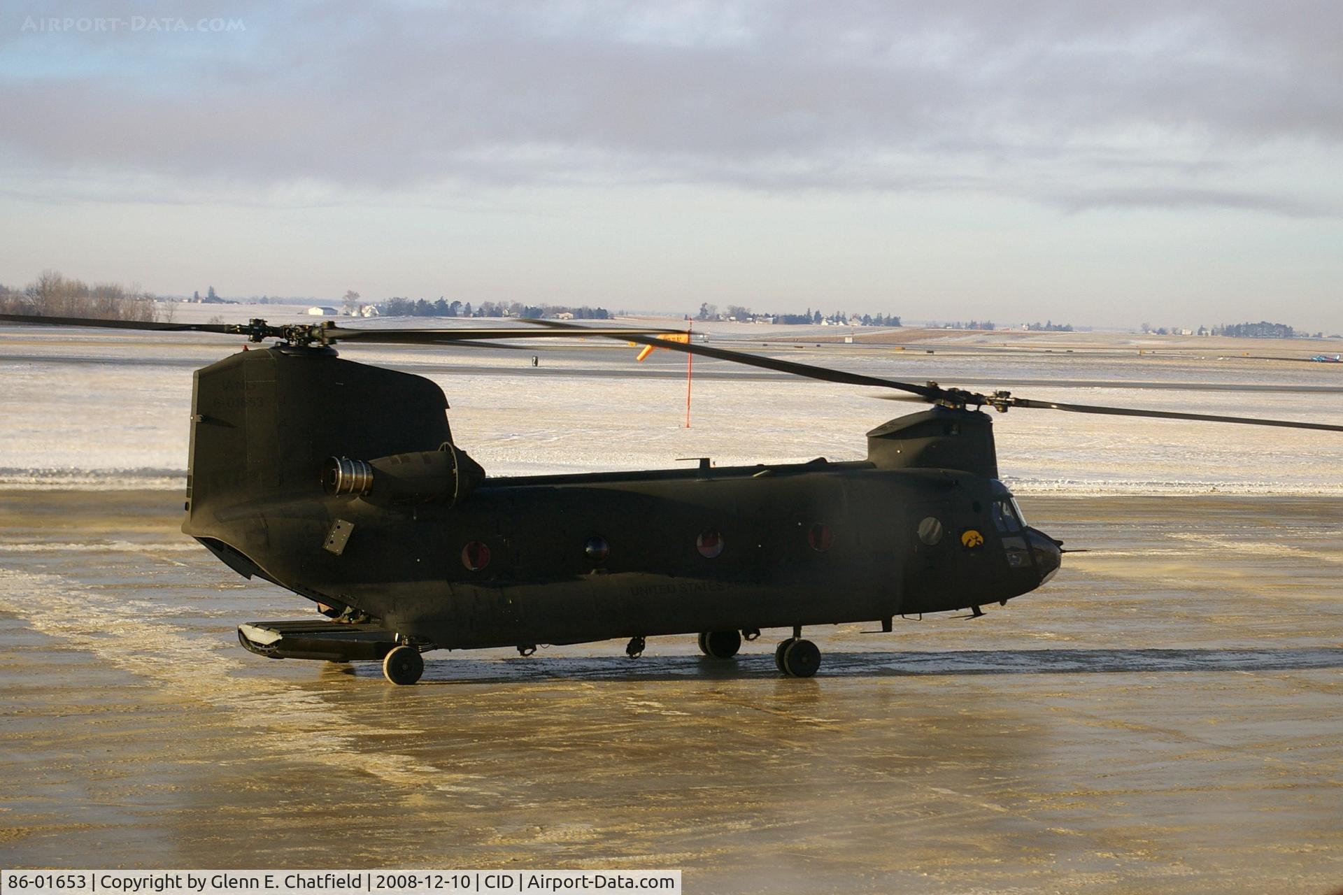 86-01653, 1986 Boeing CH-47D Chinook C/N M.3158, I moved to another window so there is less glare.