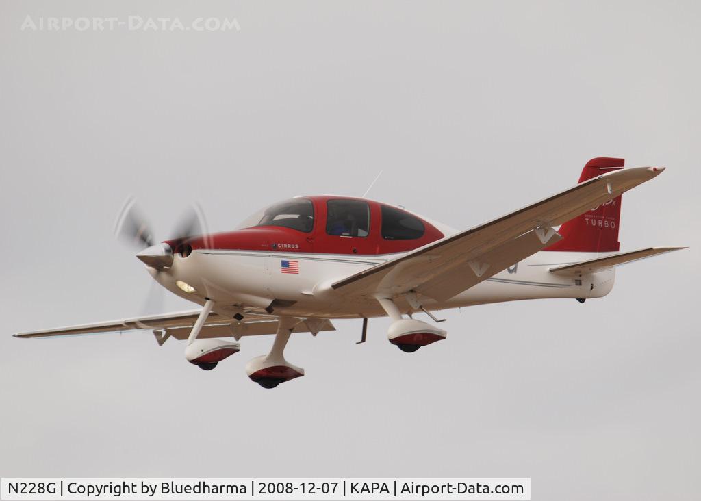 N228G, 2008 Cirrus SR22 C/N 3131, On final approach to 17L.