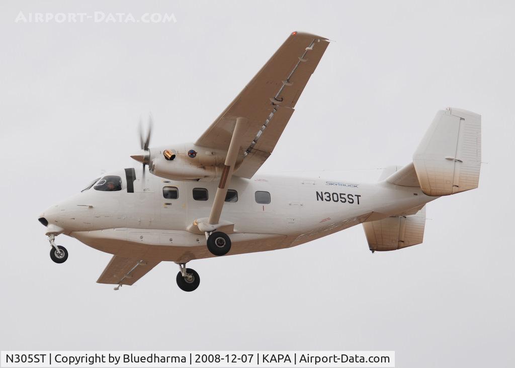 N305ST, 2004 PZL-Mielec M-28-05 Skytruck C/N AJE003-05, On final approach to 17L.