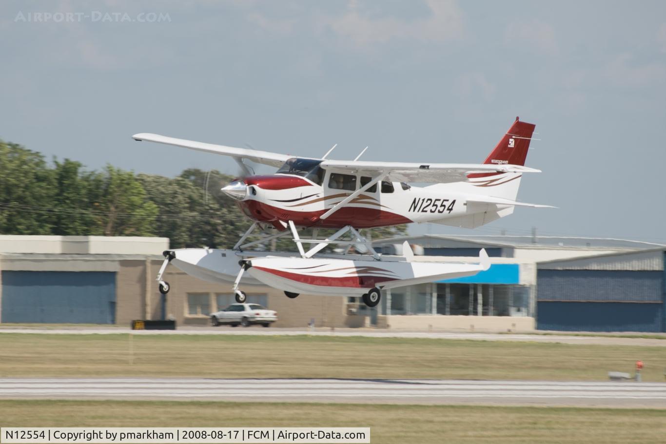 N12554, 2006 Cessna T206H Turbo Stationair C/N T20608673, On final at KFCM during the Air Expo 2008