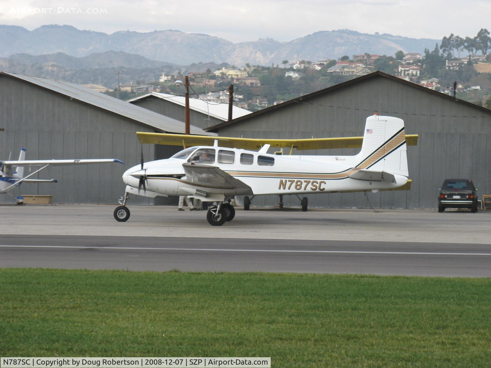 N787SC, 1962 Beech D50E Twin Bonanza C/N DH-324, 1962 Beech D50E TWIN BONANZA, two Lycoming GO-480-G2F6 295 Hp each, three abreast seating-pilot & two copilots, taxi