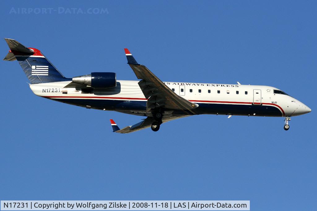 N17231, 1998 Canadair CRJ-200LR (CL-600-2B19) C/N 7231, visitor