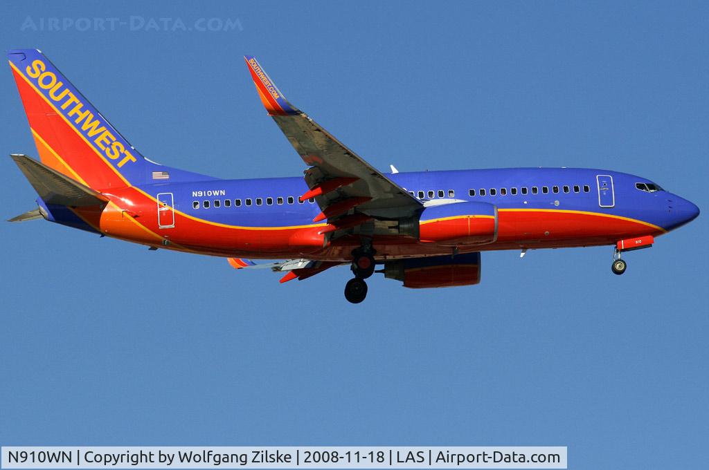 N910WN, 2008 Boeing 737-7H4 C/N 36618, visitor