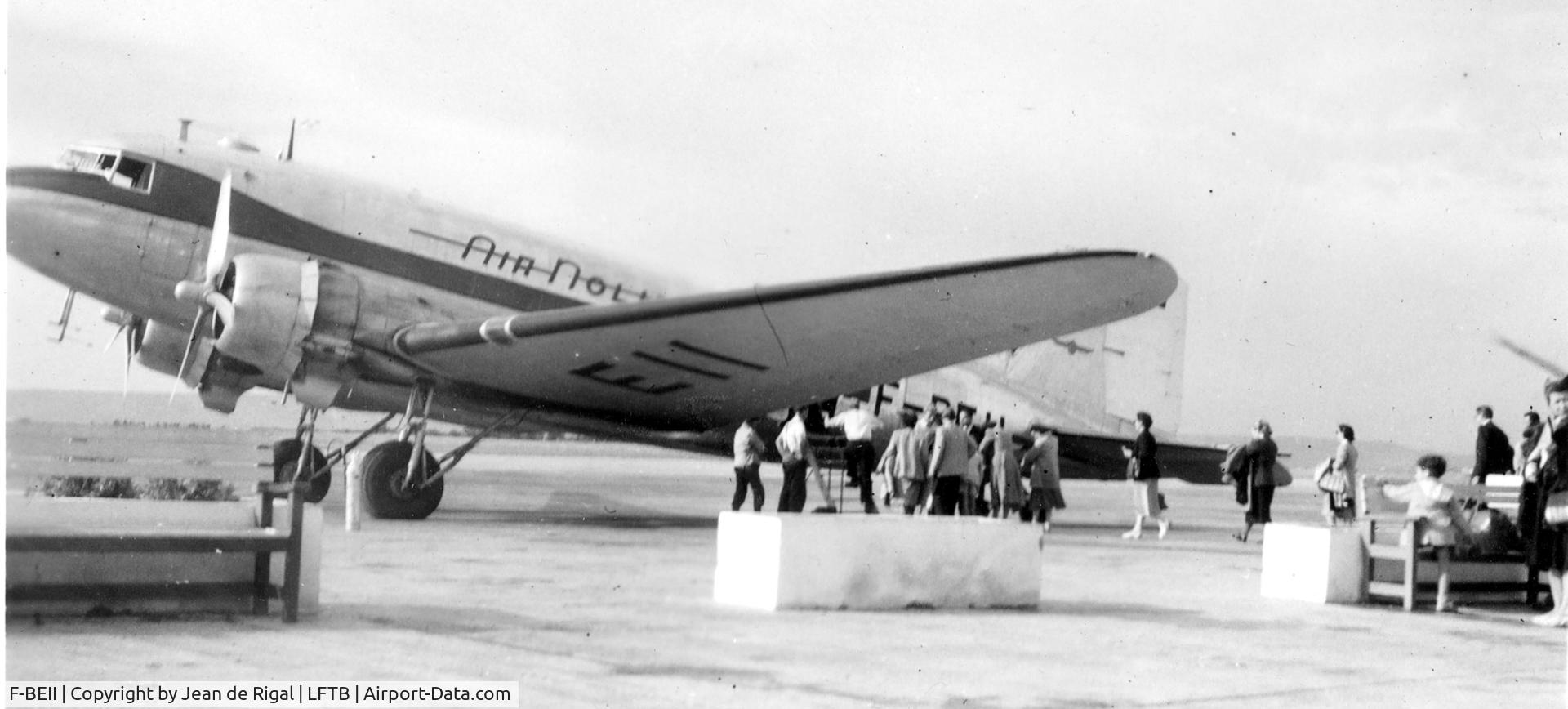 F-BEII, 1944 Douglas DC3C-S1C3G (C-47A) C/N 12761, Marseille Marignane (France) - Septembre 1949 - en partance pour Tunis