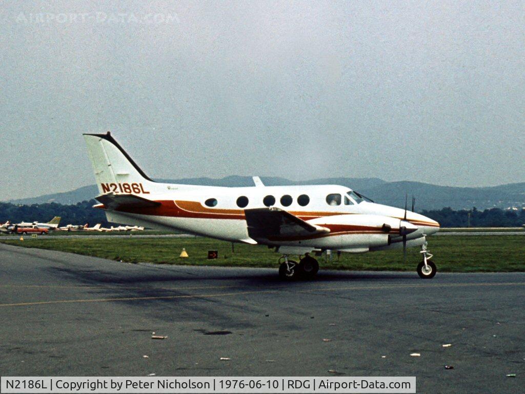 N2186L, 1976 Beech E-90 King Air C/N LW-186, This King Air visited the 1976 Reading Airshow in Pennsylvania.