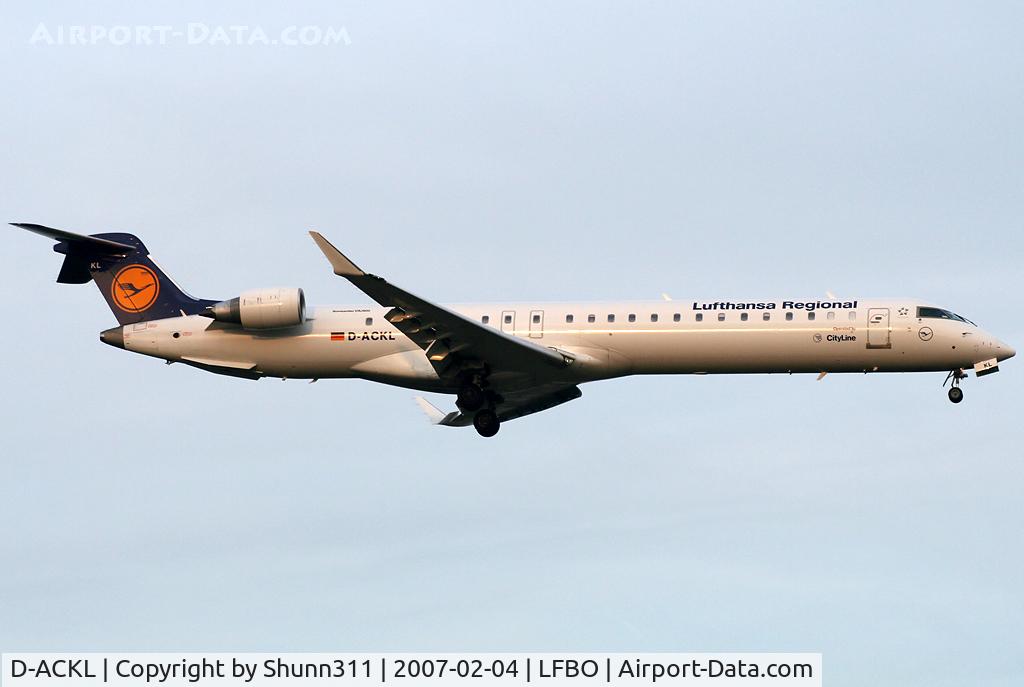 D-ACKL, 2006 Bombardier CRJ-900LR (CL-600-2D24) C/N 15095, Landing rwy 14R