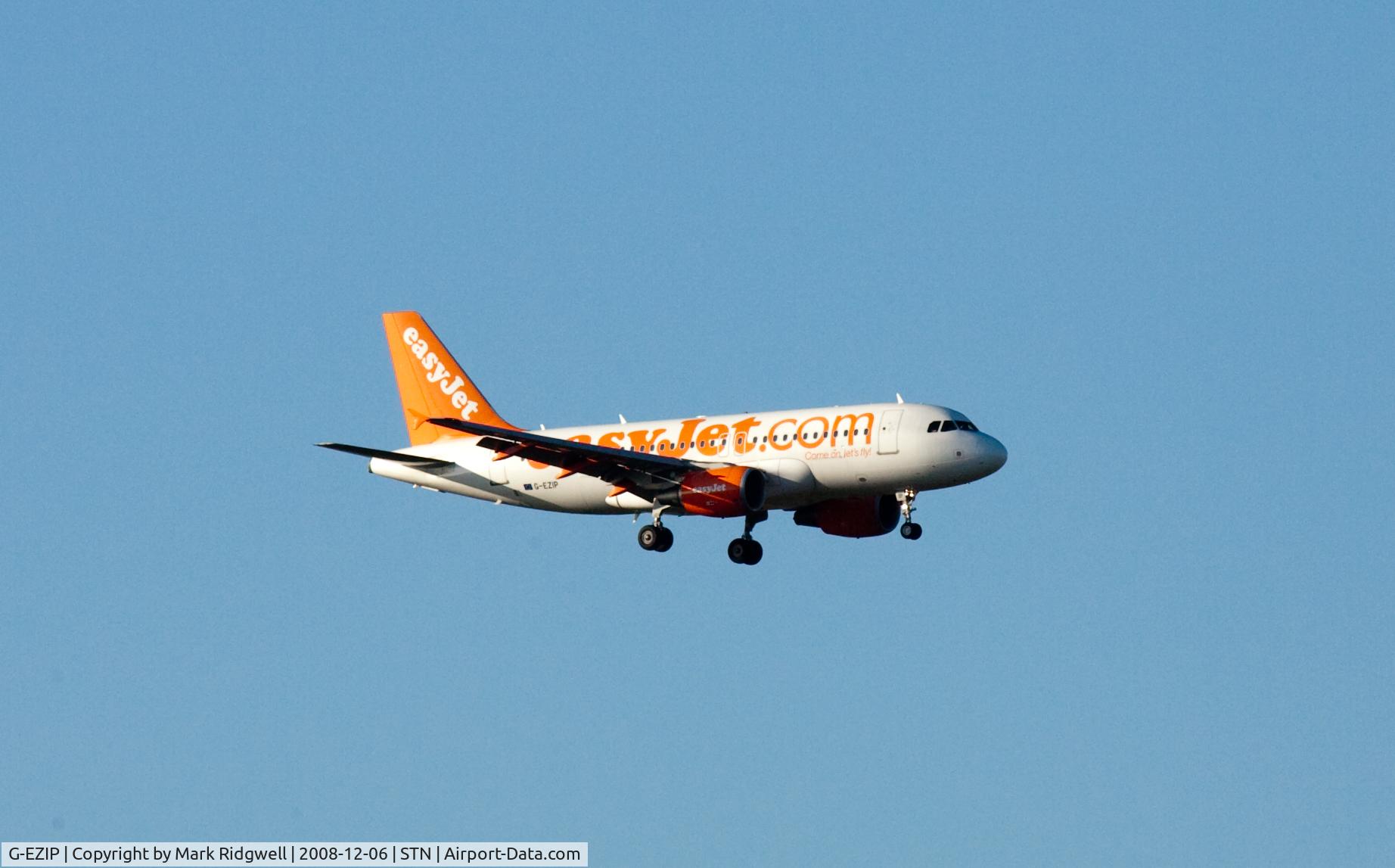 G-EZIP, 2005 Airbus A319-111 C/N 2514, G-EZIP landing at Stansted