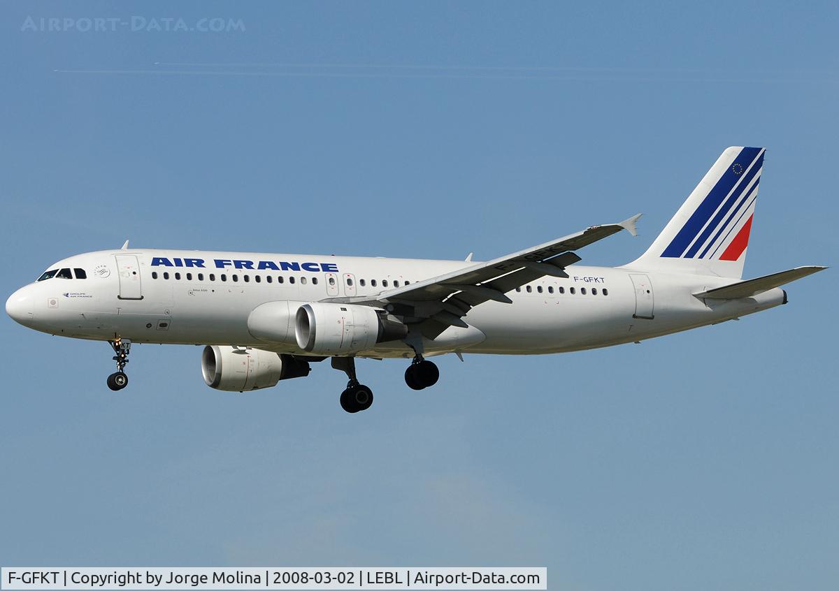 F-GFKT, 1991 Airbus A320-211 C/N 0188, Clear to land RWY 25R.