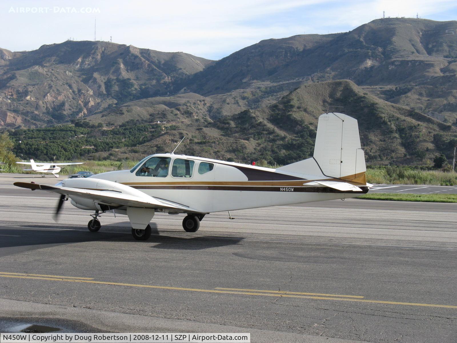 N450W, 1958 Beech 95 C/N TD-87, 1958 Beech 95 TRAVEL AIR, two Lycoming O&VO-360 180 Hp each, taxi after landing