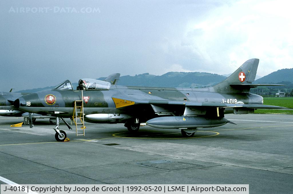 J-4018, Hawker Hunter F.58 C/N 41H/691766, Badges on Swiss aircraft are quite rare. This Hunter has Fl St 2 markings.