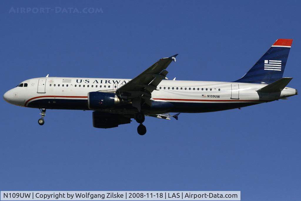 N109UW, 1999 Airbus A320-214 C/N 1065, visitor