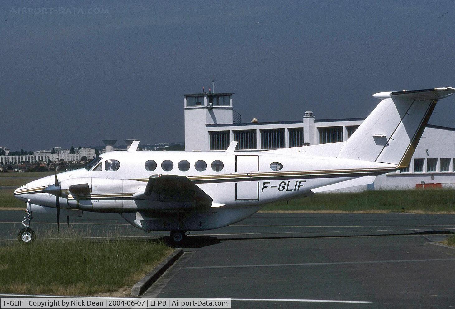 F-GLIF, 1976 Beech 200 Super King Air C/N BB-192, LFPB