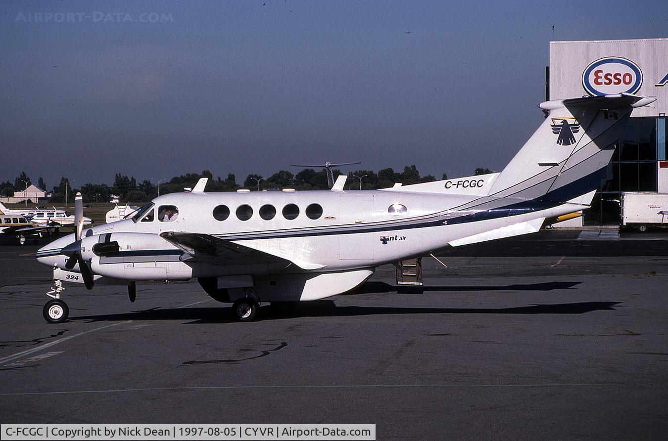 C-FCGC, 1977 Beech 200 Super King Air C/N BB-236, CYVR