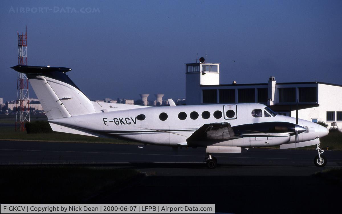 F-GKCV, 1977 Beech 200 Super King Air C/N BB-251, LFPB