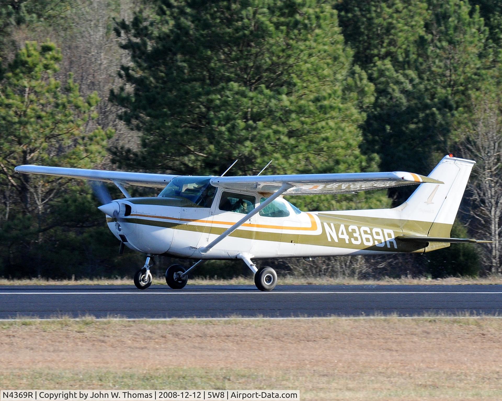 N4369R, 1974 Cessna 172M C/N 17263120, Touch-n-go on runway 4