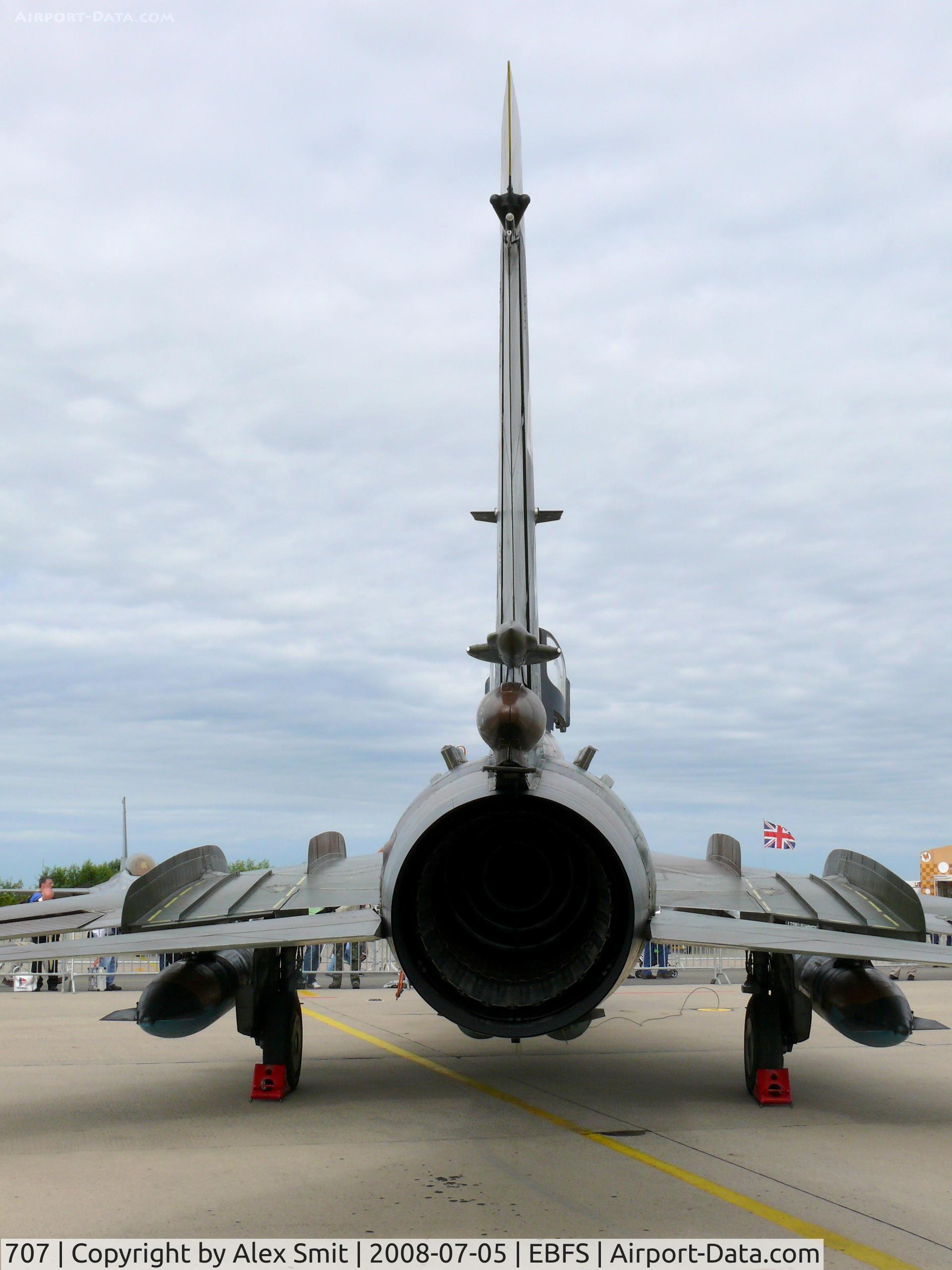 707, Sukhoi Su-22UM-3K C/N 17532369707, Sukhoi Su22UM3K Fitter-C 707 Polish Air Force in fantastic Tiger colors