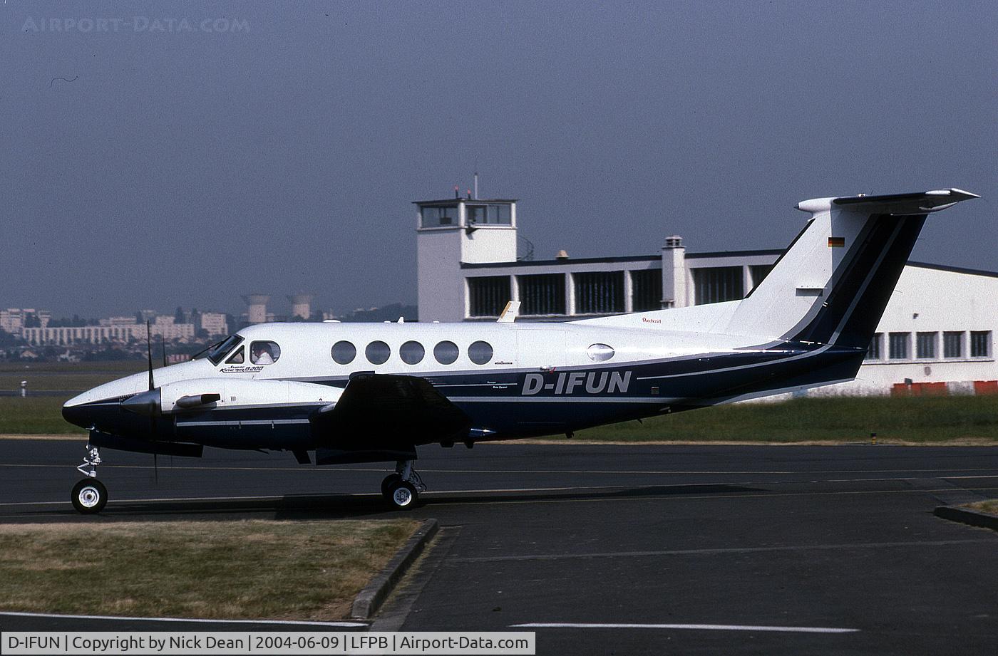 D-IFUN, 1980 Beech 200 Super King Air C/N BB-575, LFPB (Currently registered N575RA)
